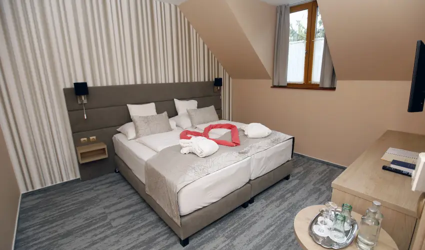 Hotel Laroba Alsrs - Szenior balatoni pihens nyugdjas igazolvnnyal! (min. 2 j)