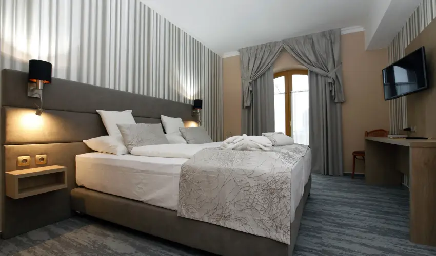 Hotel Laroba Alsrs - Szenior balatoni pihens nyugdjas igazolvnnyal! (min. 2 j)