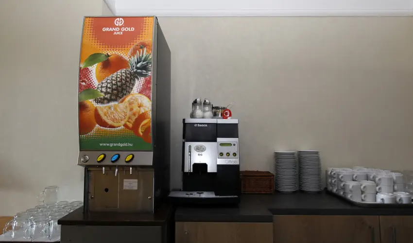 Hotel Laroba Alsrs - Szenior balatoni pihens nyugdjas igazolvnnyal! (min. 2 j)