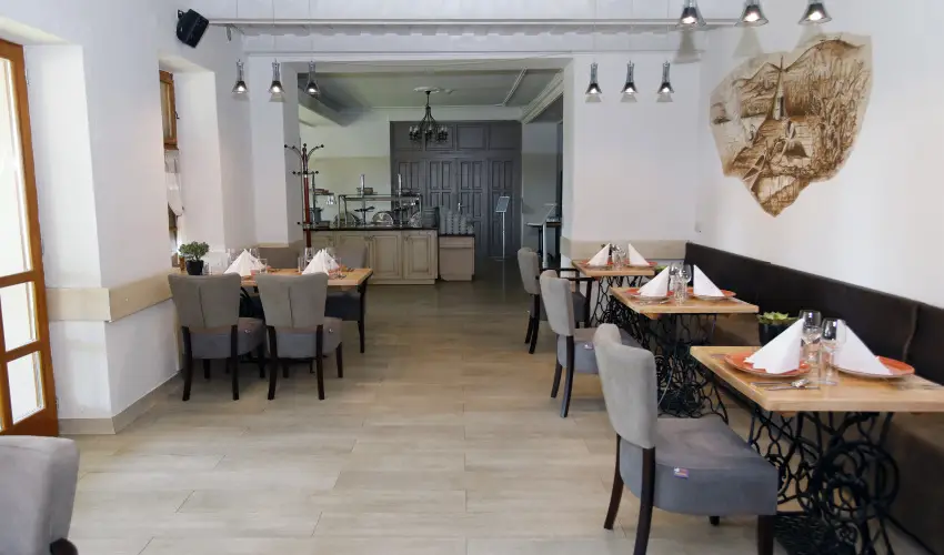 Hotel Laroba Alsrs - Szenior balatoni pihens nyugdjas igazolvnnyal! (min. 2 j)