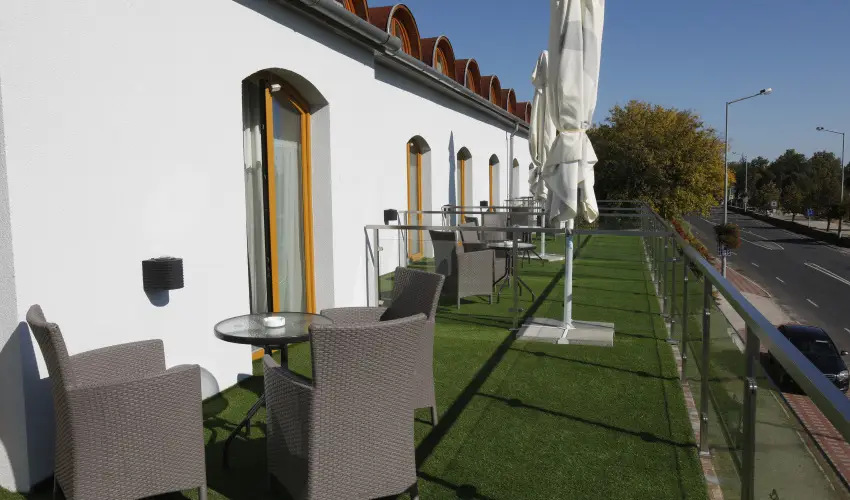 Hotel Laroba Alsrs - Szenior balatoni pihens nyugdjas igazolvnnyal! (min. 2 j)