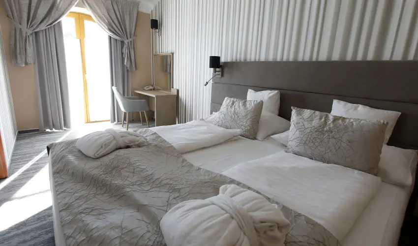 Hotel Laroba Alsrs - Szenior balatoni pihens nyugdjas igazolvnnyal! (min. 2 j)