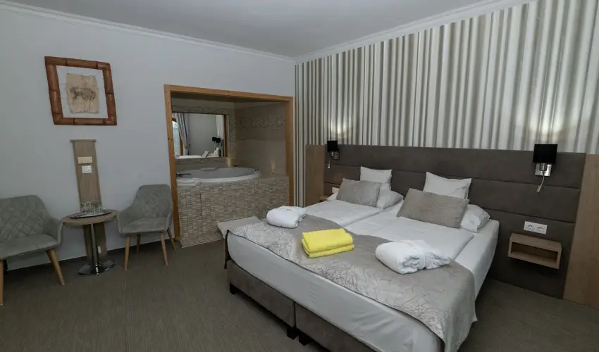 Hotel Laroba Alsrs - Szenior balatoni pihens nyugdjas igazolvnnyal! (min. 2 j)