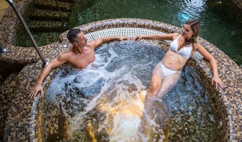 Hotel Laroba Als��rs - Szenior balatoni pihen�s nyugd�jas igazolv�nnyal! (min. 2 �j)
