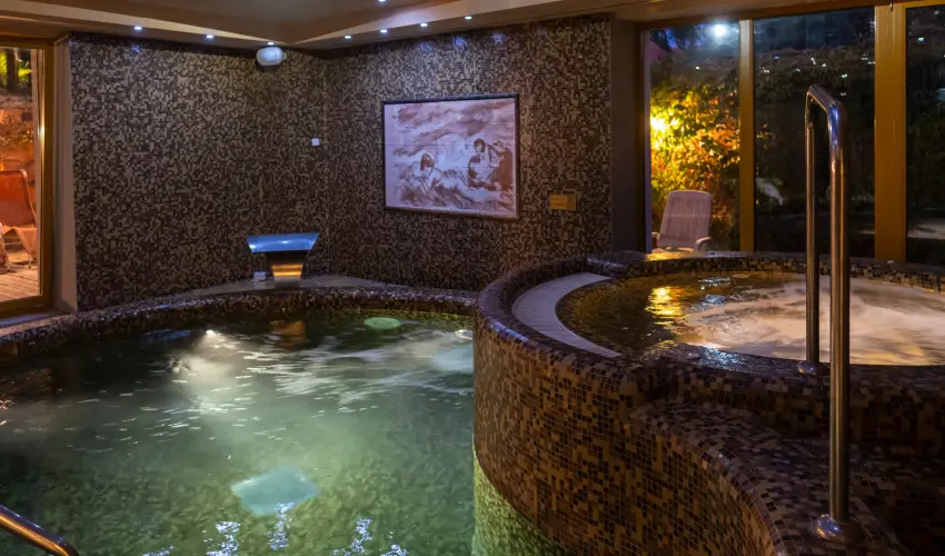 Hotel Laroba Als��rs - Szenior balatoni pihen�s nyugd�jas igazolv�nnyal! (min. 2 �j)