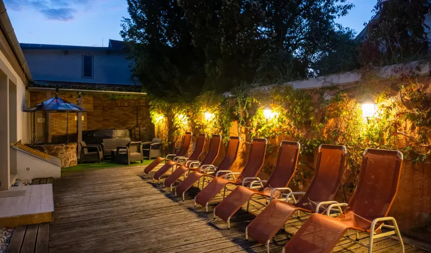Hotel Laroba Als��rs - Szenior balatoni pihen�s nyugd�jas igazolv�nnyal! (min. 2 �j)