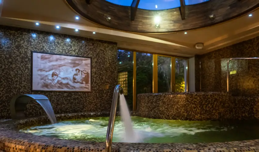 Hotel Laroba Als��rs - Szenior balatoni pihen�s nyugd�jas igazolv�nnyal! (min. 2 �j)