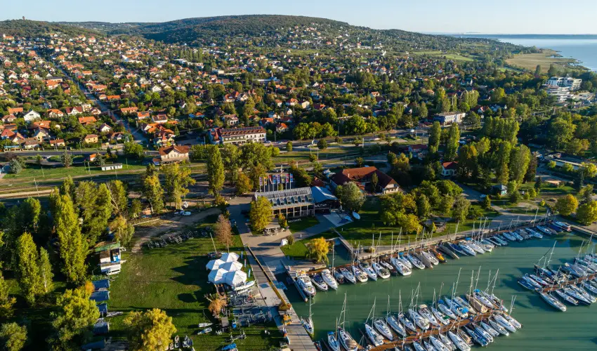 Hotel Laroba Als��rs - Szenior balatoni pihen�s nyugd�jas igazolv�nnyal! (min. 2 �j)