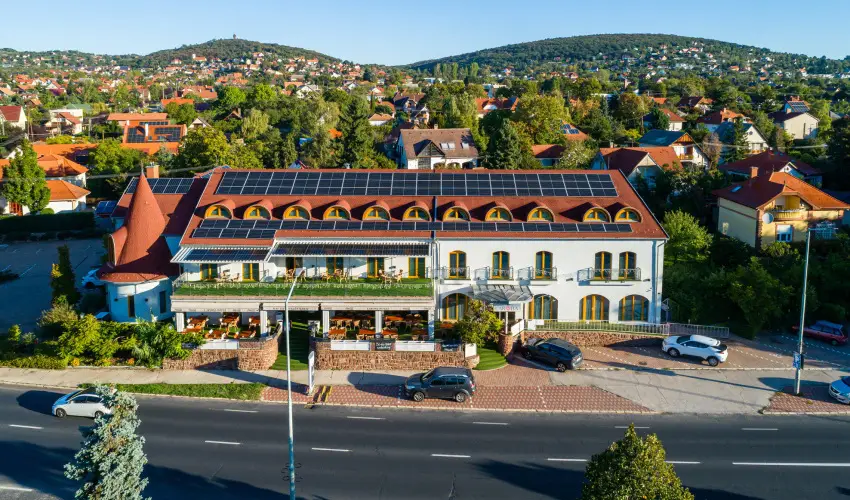 Hotel Laroba Als��rs - Szenior balatoni pihen�s nyugd�jas igazolv�nnyal! (min. 2 �j)