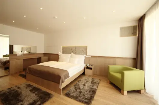 Hotel Historia Malomkert - Nyugd�jas kedvezm�nyes �rak reggelis ell�t�ssal (1 �jt�l)