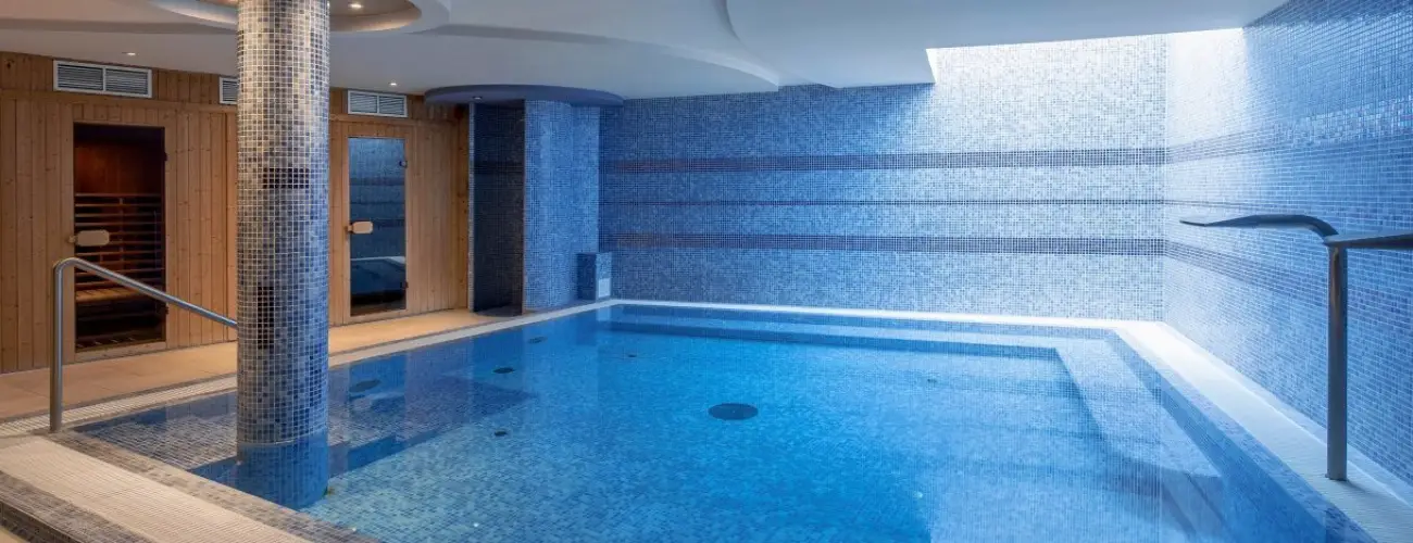 Sndor Hotel Pcs - Nyugdjas kedvezmnyes r reggelivel (1 jtl)