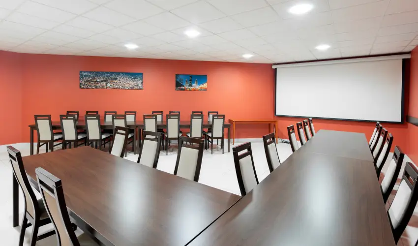 Sndor Hotel Pcs - Nyugdjas kedvezmnyes r reggelivel (1 jtl)