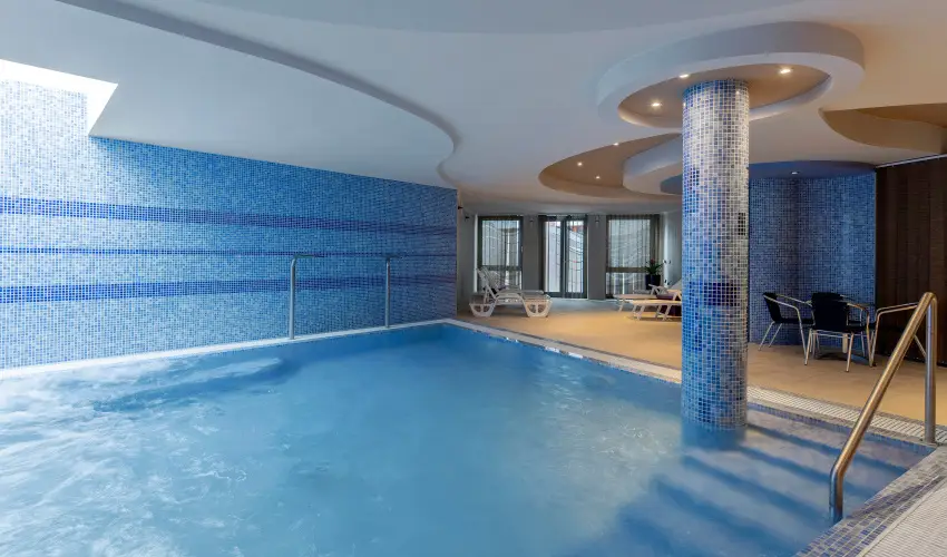 Sndor Hotel Pcs - Nyugdjas kedvezmnyes r reggelivel (1 jtl)