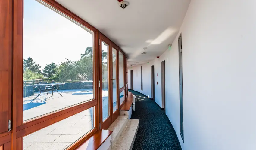 Sndor Hotel Pcs - Nyugdjas kedvezmnyes r reggelivel (1 jtl)