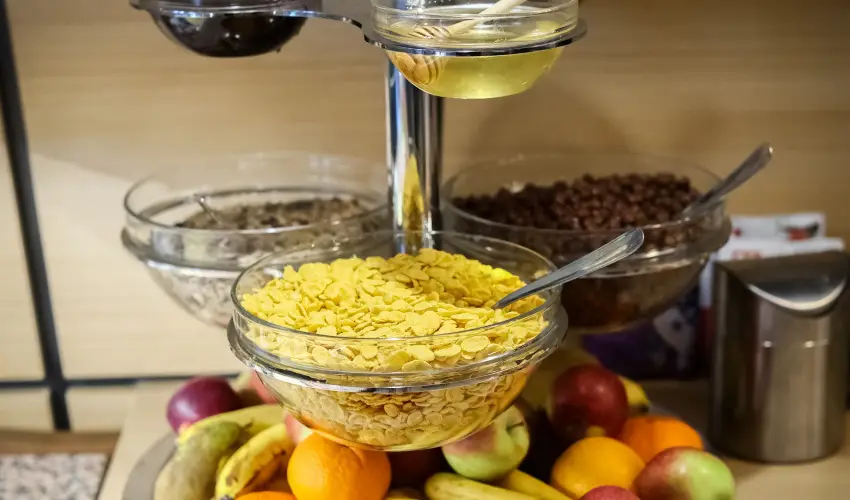 Sndor Hotel Pcs - Nyugdjas kedvezmnyes r reggelivel (1 jtl)