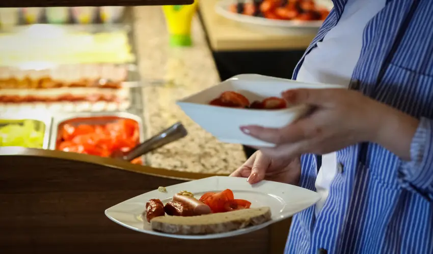 Sndor Hotel Pcs - Nyugdjas kedvezmnyes r reggelivel (1 jtl)