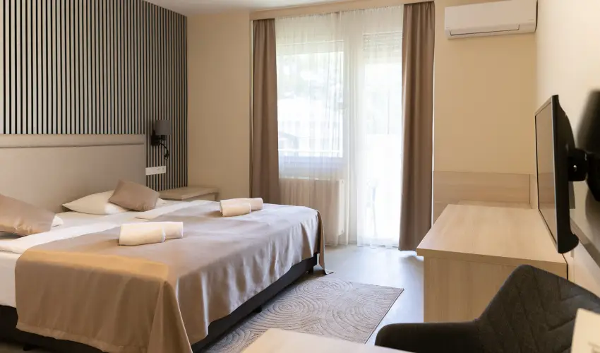 Hotel Napf�ny Zalakaros - Nyugd�jas kedvezm�nyes �r f�lpanzi�val (1 �jt�l)