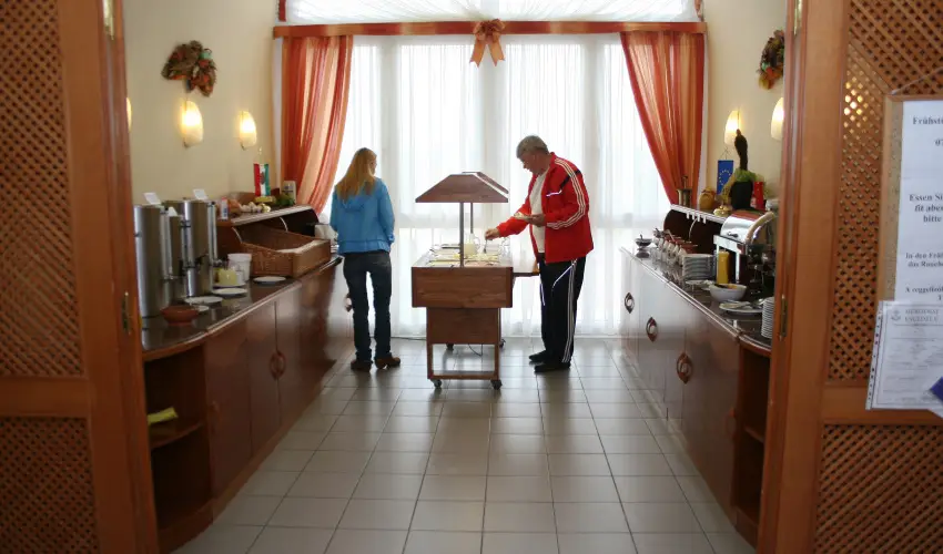 Hotel Napsugr Hvz Hvz - Nyugdjas kedvezmnyes rak reggelis elltssal (1 jtl)