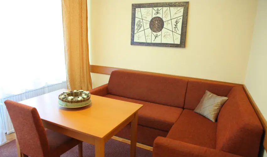 Hotel Napsugr Hvz Hvz - Nyugdjas kedvezmnyes rak reggelis elltssal (1 jtl)