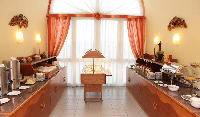 Hotel Napsugr Hvz Hvz - Nyugdjas kedvezmnyes rak reggelis elltssal (1 jtl)