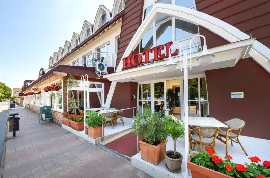Hotel Ngy vszak, Hajdszoboszl