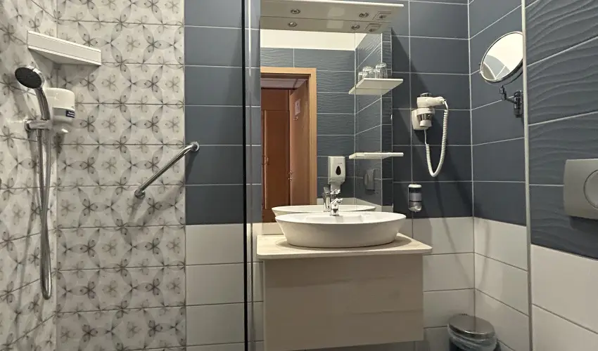 Hotel N�gy �vszak Hajd�szoboszl� - Nyugd�jas kedvezm�nyes �rak reggelis ell�t�ssal (1 �jt�l)
