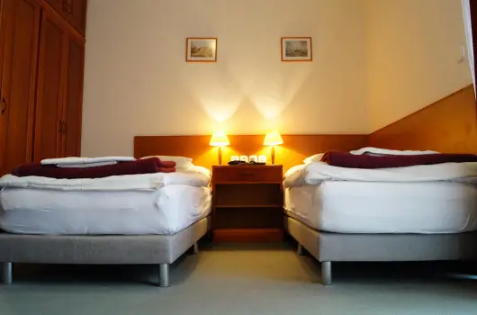 Hotel Ovit - Nyugd�jas kedvezm�nyes �rak reggelis ell�t�ssal (1 �jt�l)