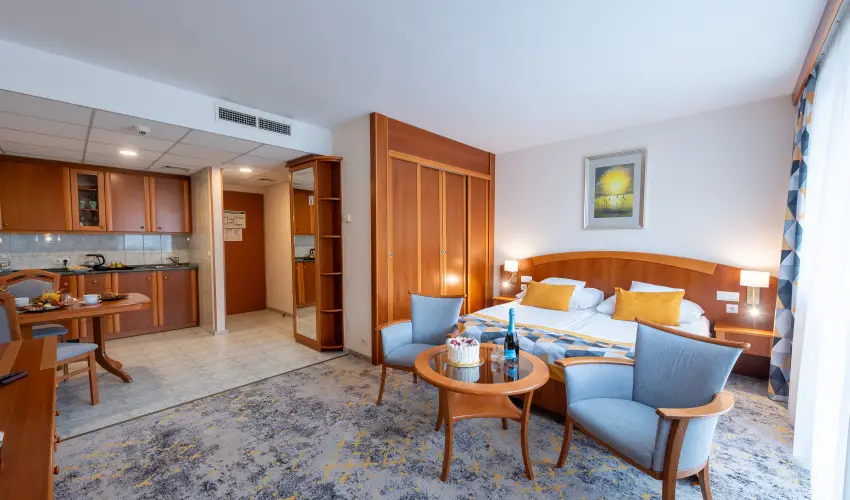 Palace Hotel  H�v�z - Palace relax T�f�rd� bel�p�vel (min. 2 �j)