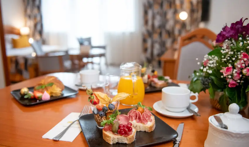 Palace Hotel  H�v�z - Palace relax T�f�rd� bel�p�vel (min. 2 �j)