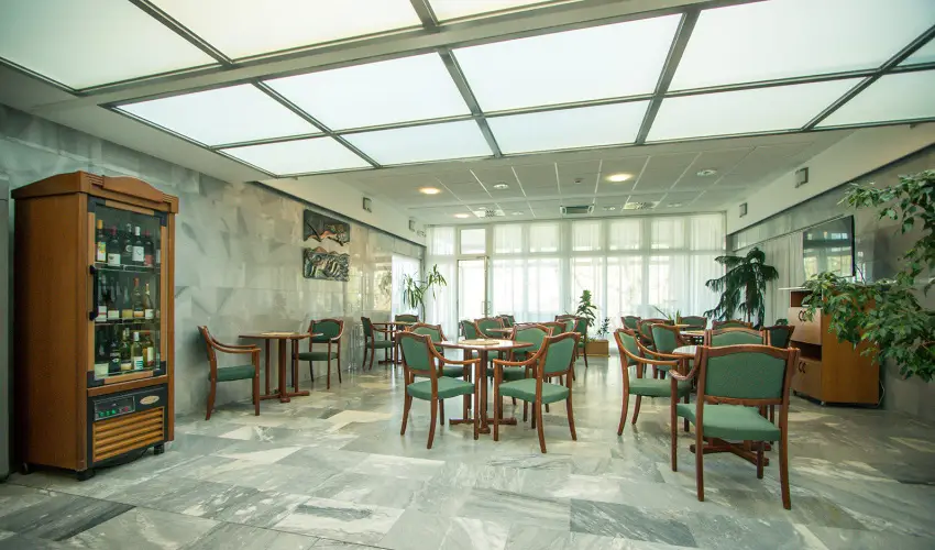 Hotel Panorma Balatongyrk Balatongyrk - Frisst tavasz (min. 2 j)