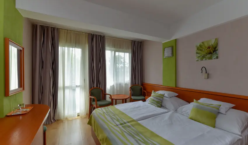 Hotel Panorma Balatongyrk Balatongyrk - Frisst tavasz (min. 2 j)