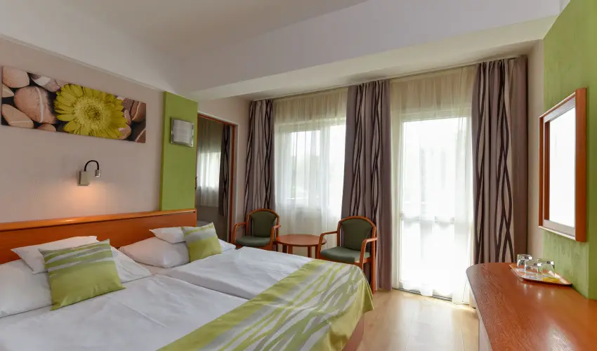 Hotel Panorma Balatongyrk Balatongyrk - Frisst tavasz (min. 2 j)