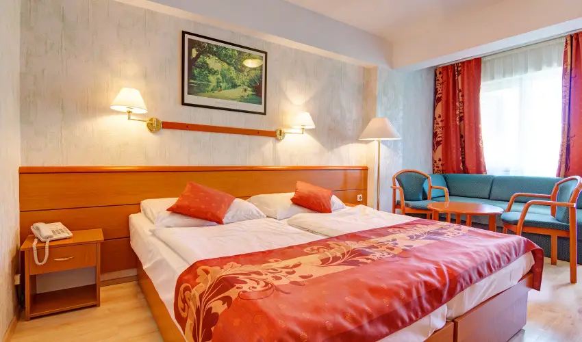 Hotel Panorma Balatongyrk Balatongyrk - Frisst tavasz (min. 2 j)