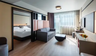 Hunguest Bk Bk, Bkfrd