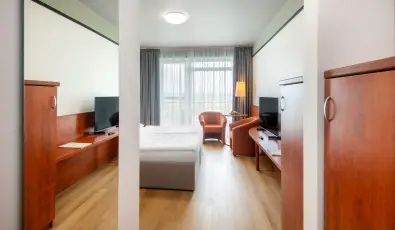 Hunguest Bk Bk, Bkfrd