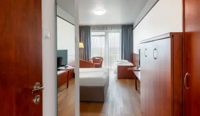 Hunguest Bk Bk, Bkfrd