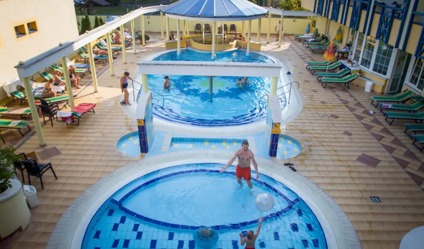 Hotel Rudolf Hajdúszoboszló - Nyugdíjas kedvezményes árak félpanziós ellátással - teljes előrefizetéssel (1 éjtől)