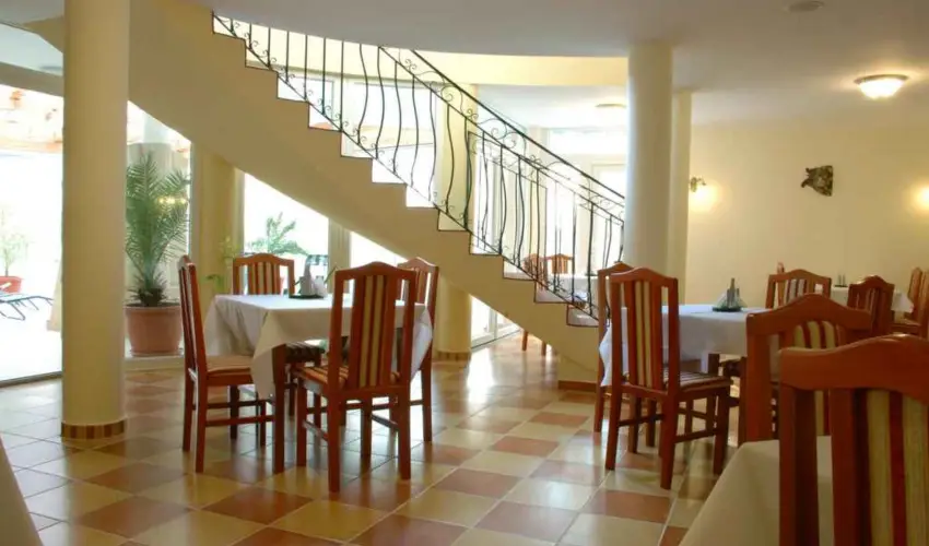 Sante Hvz Hvz - Nyugdjas kedvezmnyes rak reggelis elltssal (1 jtl)