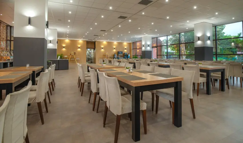 Sopron Hotel Sopron - Nyugd�jas kedvezm�nyes �r reggelivel (1 �jt�l)