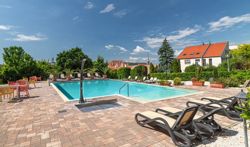 Sopron Hotel Sopron - Nyugd�jas kedvezm�nyes �r reggelivel (1 �jt�l)