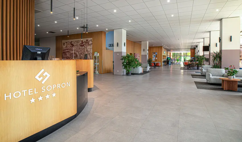 Sopron Hotel Sopron - Nyugd�jas kedvezm�nyes �r reggelivel (1 �jt�l)