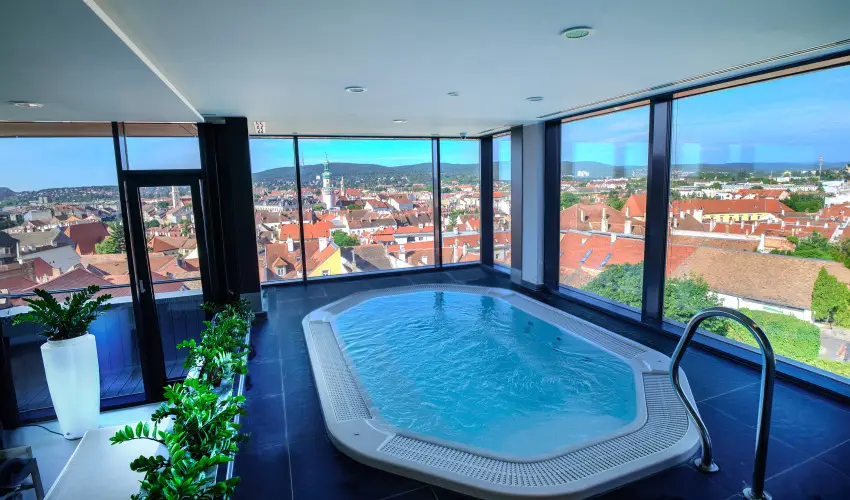 Sopron Hotel Sopron - Nyugd�jas kedvezm�nyes �r reggelivel (1 �jt�l)