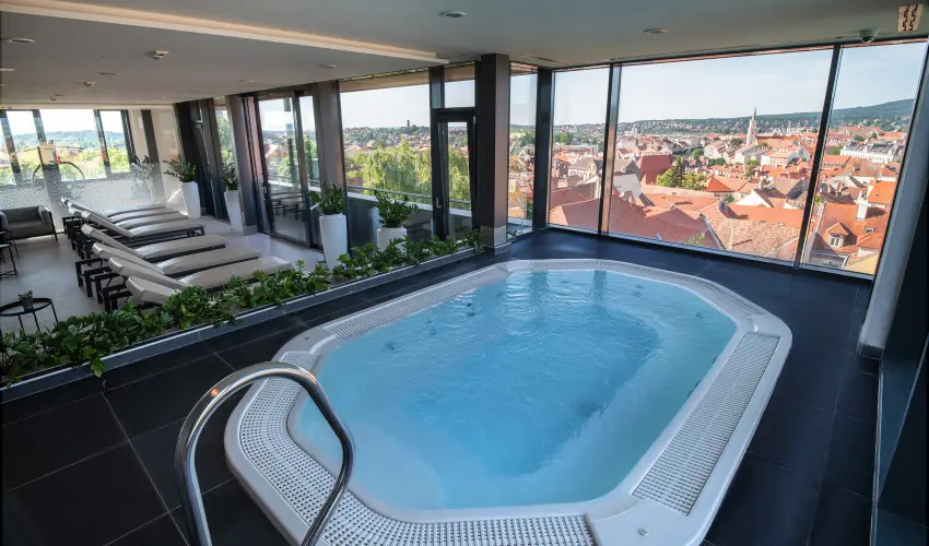 Sopron Hotel Sopron - Nyugd�jas kedvezm�nyes �r reggelivel (1 �jt�l)