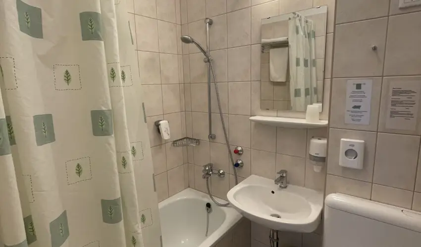 Hotel Sz�palma Porva-Sz�palmapuszta - Nyugd�jas kedvezm�nyes �rak (1 �jt�l)