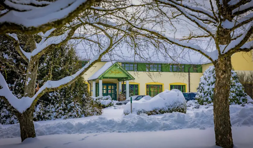 Hotel Sz�palma Porva-Sz�palmapuszta - Nyugd�jas kedvezm�nyes �rak (1 �jt�l)