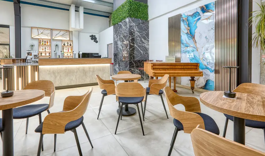 Hotel Szieszta Sopron - Nyugdíjas kedvezményes árak félpanzióval, fürdőbelépővel (1 éjtől)