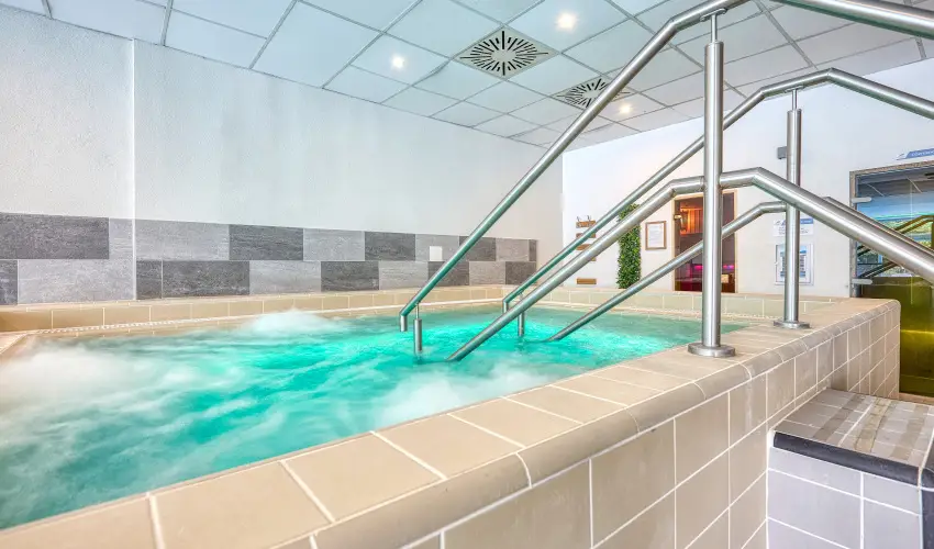 Hotel Szieszta Sopron - Nyugdíjas kedvezményes árak félpanzióval, fürdőbelépővel (1 éjtől)