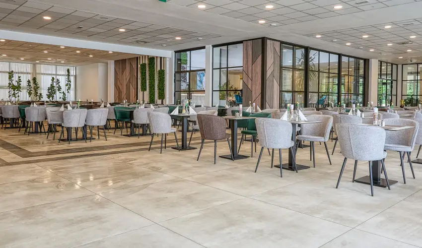 Hotel Szieszta Sopron - Nyugdíjas kedvezményes árak félpanzióval, fürdőbelépővel (1 éjtől)