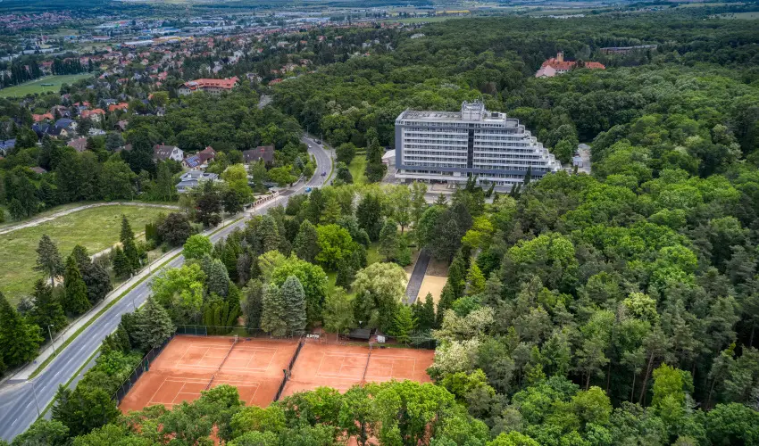 Hotel Szieszta Sopron - Nyugdíjas kedvezményes árak félpanzióval, fürdőbelépővel (1 éjtől)