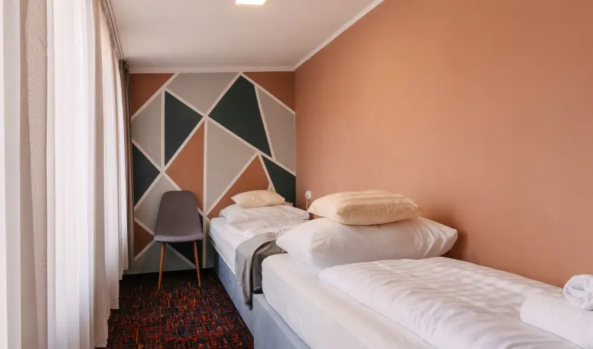Hotel Unicornis Eger - Nyugd�jas kedvezm�nyes �rak reggelis ell�t�ssal (1 �jt�l)